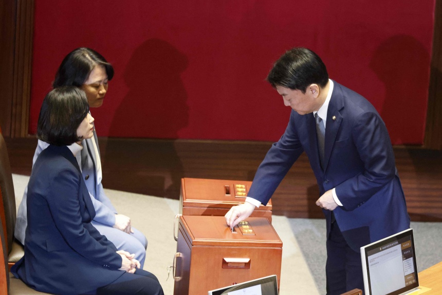 Who are the ruling party lawmakers in South Korea who voted on Yoon’s impeachment?
