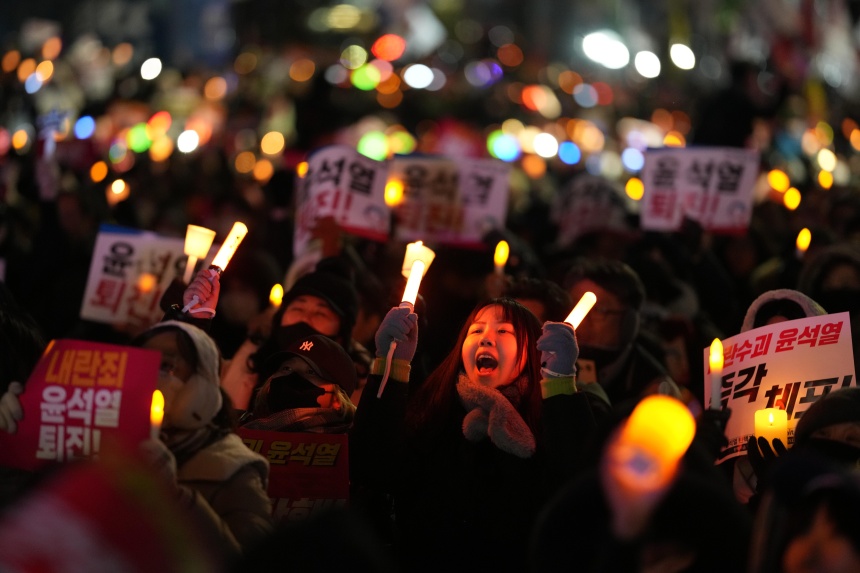 South Korean protesters offered prepaid coffees, snacks as support poured in from far away