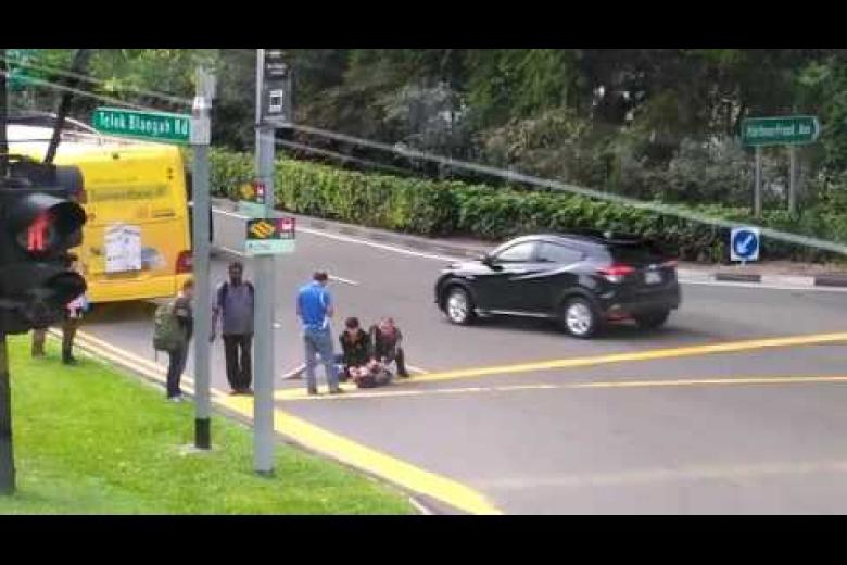 Man pinned down on road in video had hit bus driver in dispute | The ...
