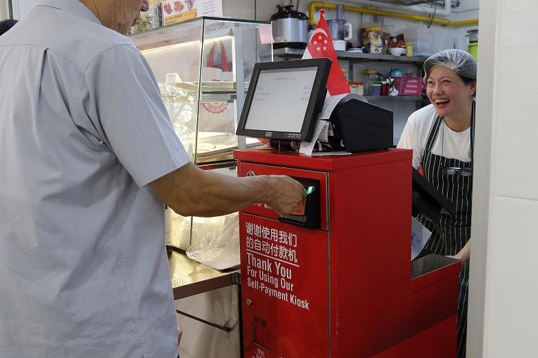 A new 24-hour hawker centre at Ci Yuan Community Club has introduced self-payment kiosks at all its stalls.