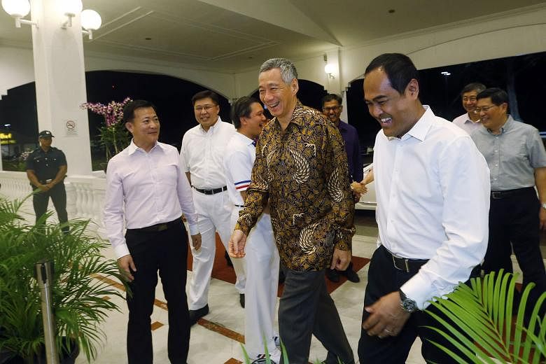 Prime Minister Lee Hsien Loong arriving at Orchid Country Club for an appreciation dinner last night to thank the People's Action Party's candidates in Aljunied GRC and Hougang, and their volunteers in the recent general election. The candidates are 