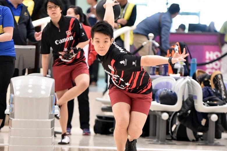 Shayna Ng fended off well-known American bowler Liz Johnson by a single pinfall to land her All Events crown in Abu Dhabi.
