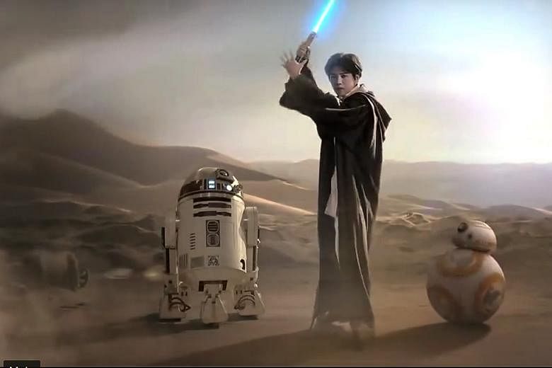 A huge marketing campaign for Star Wars: The Force Awakens in China shows Lu Han as a Jedi "ambassador".