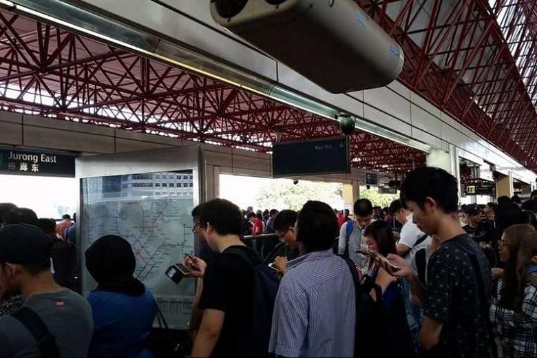 The disruption caused a tailback effect, with the peak-period crowd growing exponentially at several stations. To prevent people from entering already overflowing platforms, fare gates in at least one station were closed. Normal train service resumed