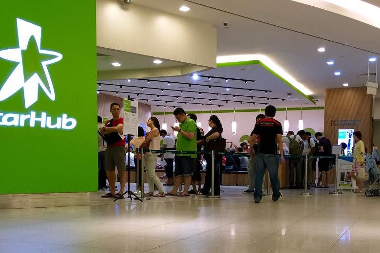 StarHub added 5,400 post-paid mobile customers in the fourth quarter, bringing its base to 1.325 million.