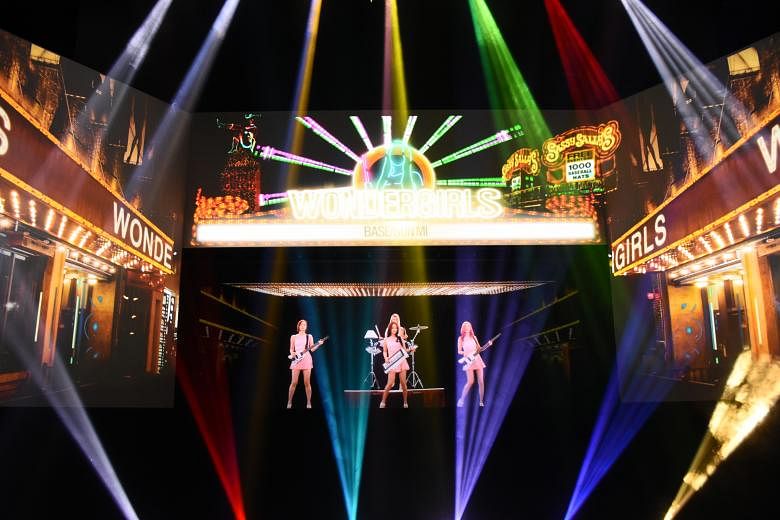 Wonder Girls (above) in a virtual 3D show at K-live Sentosa.