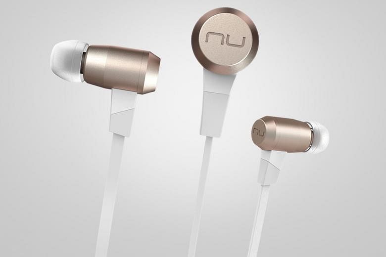 The Optomo Nuforce BE 6 wireless earphones are light enough not to fall out from your ears easily, yet produce crisp audio and clear audio separation.