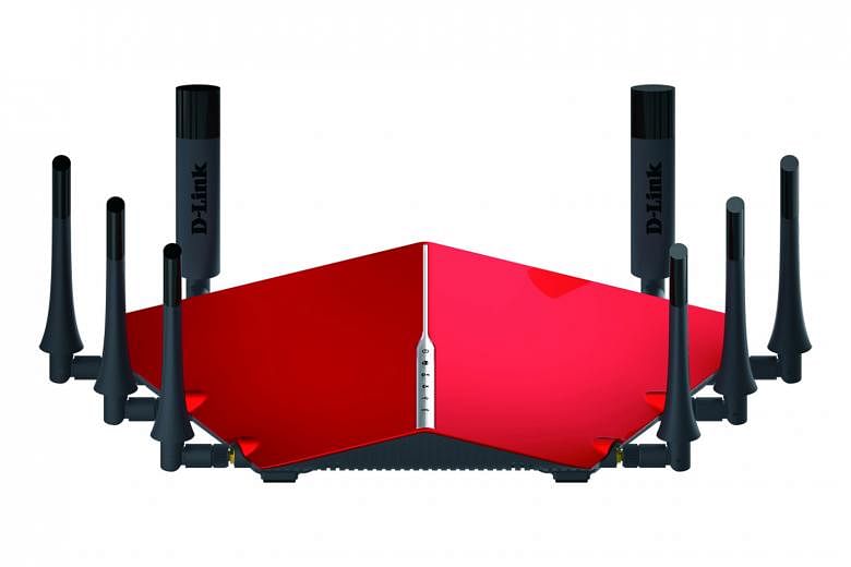 Angular in profile, and with eight detachable and adjustable antennas, the red DIR-895L cuts an eye-catching figure. It has four Gigabit LAN ports at the back, along with a USB 3.0 port and a USB 2.0 port.