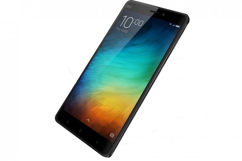 Although the Xiaomi Mi Note is smaller than an iPhone 6s Plus, it has a larger screen.