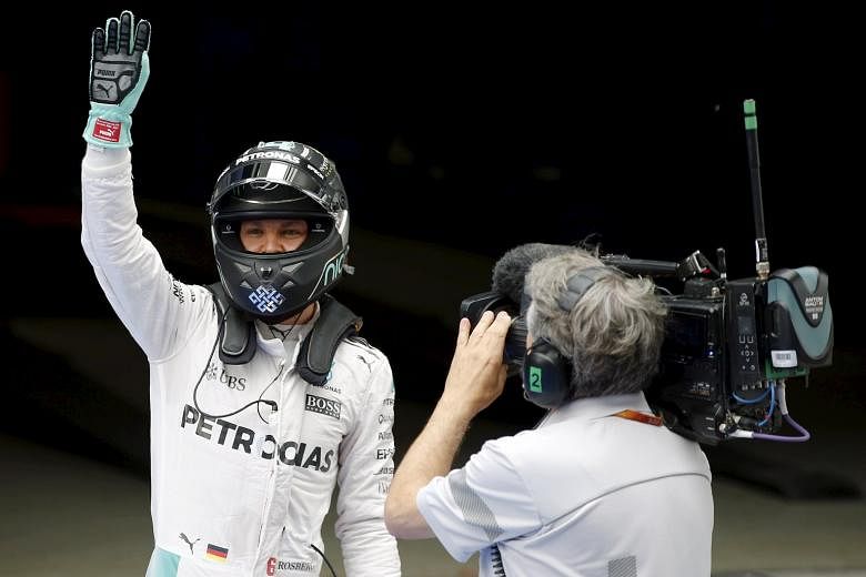 Nico Rosberg, who won the first two races this season, won his first pole of 2016 during yesterday's qualifying session at the Shanghai International Circuit.