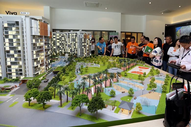 Right: Parc Life, which has 628 units, received 220 e-applications over the weekend after its showflat opened on Saturday. Below: The Visionaire, with 632 flats, got 859 applications when e-applications closed on Sunday.