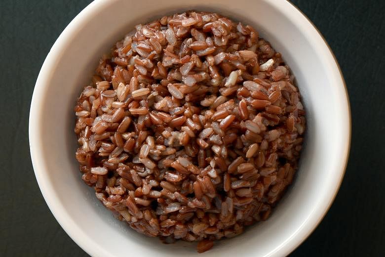 Nutritionists advise mixing unpolished brown rice into your diet.