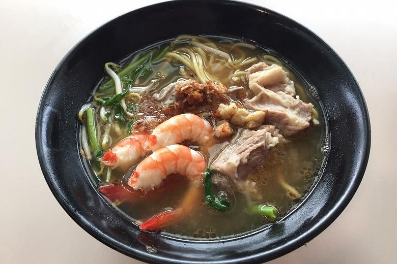 The pork rib and prawn soup noodles from Ming's Prawn Noodle comes with plump prawns and tender pork ribs.