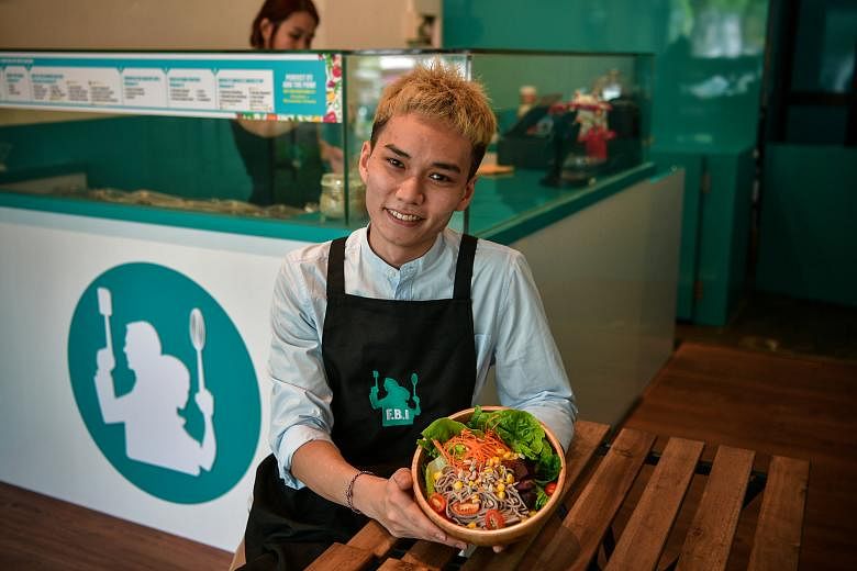 Mr Guo and his girlfriend, Ms Ong, would like a chance to look at how the best salad brands do things, or try new machines without having to pay thousands of dollars.