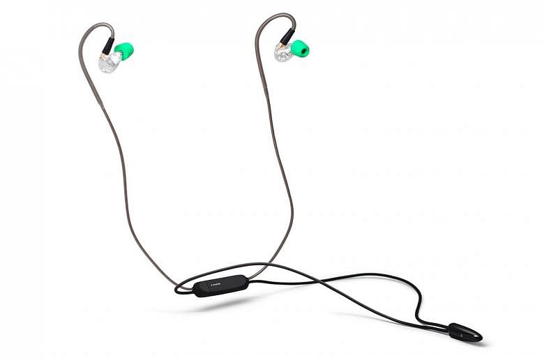 The Advanced Sound Model 3 earphones are great for commuting, as they are light and comfortable.