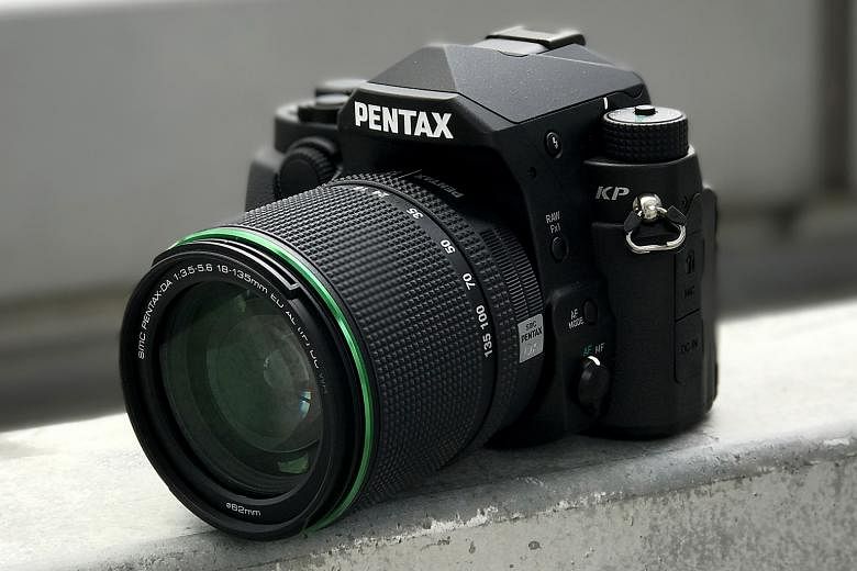 The Pentax KP can go up to the high sensitivity setting of ISO 819,200. But shooting at ISO 25,600 and above is not recommended because of the abundance of chromatic noise.