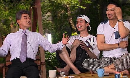 Actors Lee Dong Wook (centre) and Shin Sung Woo (left) share a house with other entertainers in Roommate, in which actor Lee Deok Hwa (far left) appears as a guest in one of the episodes.