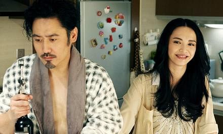 Divorce Lawyers stars Wu Xiubo (left) and Yao Chen (right), who fight and fall in love. -- PHOTO: YOUHUG MEDIA