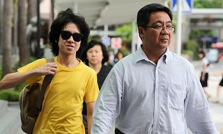 Teenage blogger Amos Yee was back in court on Wednesday for an urgent hearing, after he refused to meet with his assigned probation officer. -- ST PHOTO: WONG KWAI CHOW