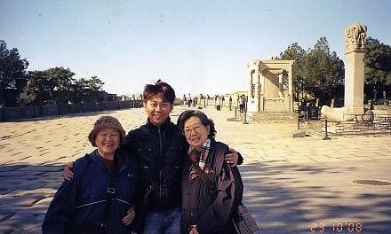 Yang Yin with Madam Chung Khin Chun (left) and Madam Chang Phie Chin in a photo taken in Beijing on Oct 23, 2008, when Yang acted as a private tour guide to the two women on a China trip.