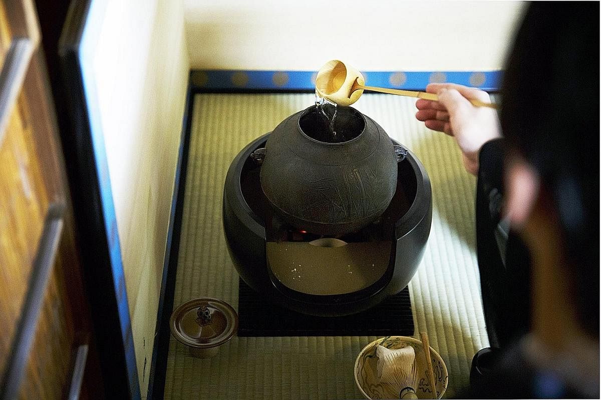 (Left) Women picking tea leaves in Uji, Kyoto. During a traditional Japanese tea ceremony, fresh cold water is ladled into a kettle to boil. While waiting, the host usually serves a multi-course kaiseki meal. Upon entering a tea room, guests contempl