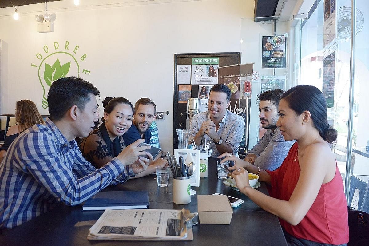 HeyMeet founder Erik Lorenz (third from right) with participants at a networking lunch at Kitchen by Food Rebel.