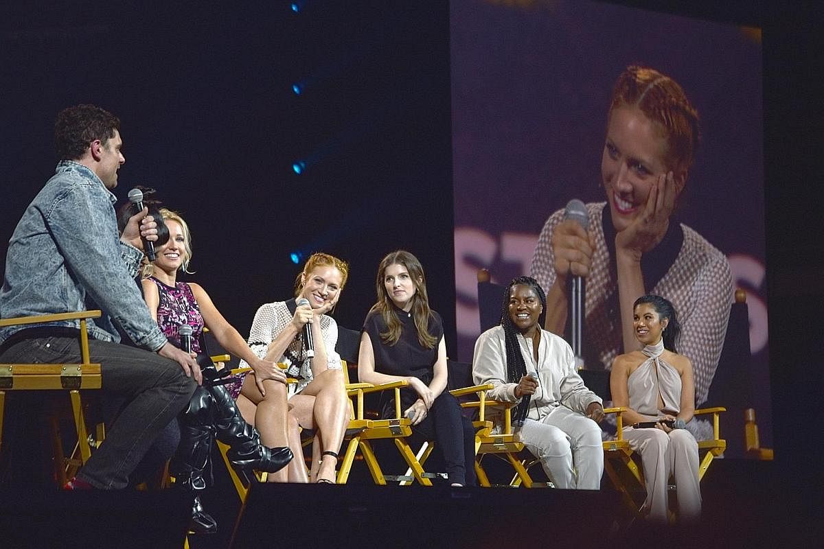 The cast of the upcoming movie Pitch Perfect 3, including American actress Anna Kendrick (second from right), making an appearance at VidCon. American singer-songwriter Jason Derulo performing at VidCon in June.