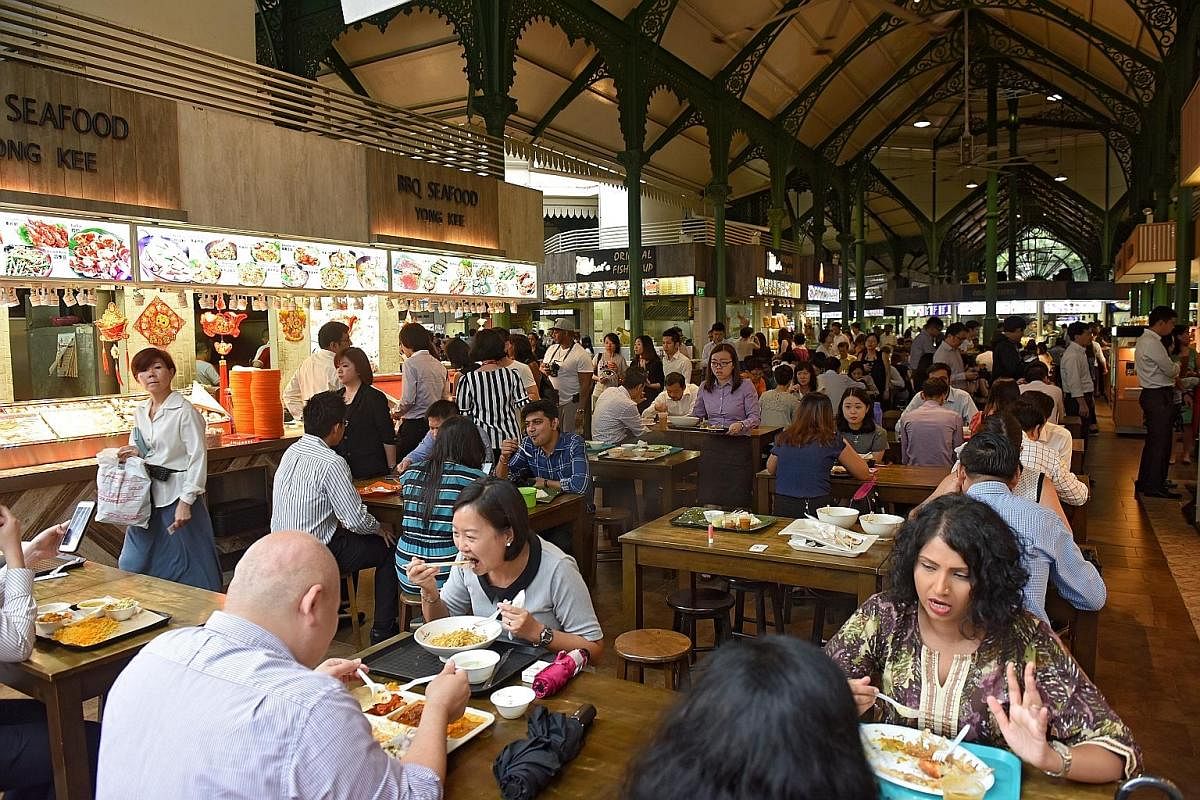 Hawker food delivery services allow customers to enjoy a meal without having to endure long queues and crowds at hawker centres. 