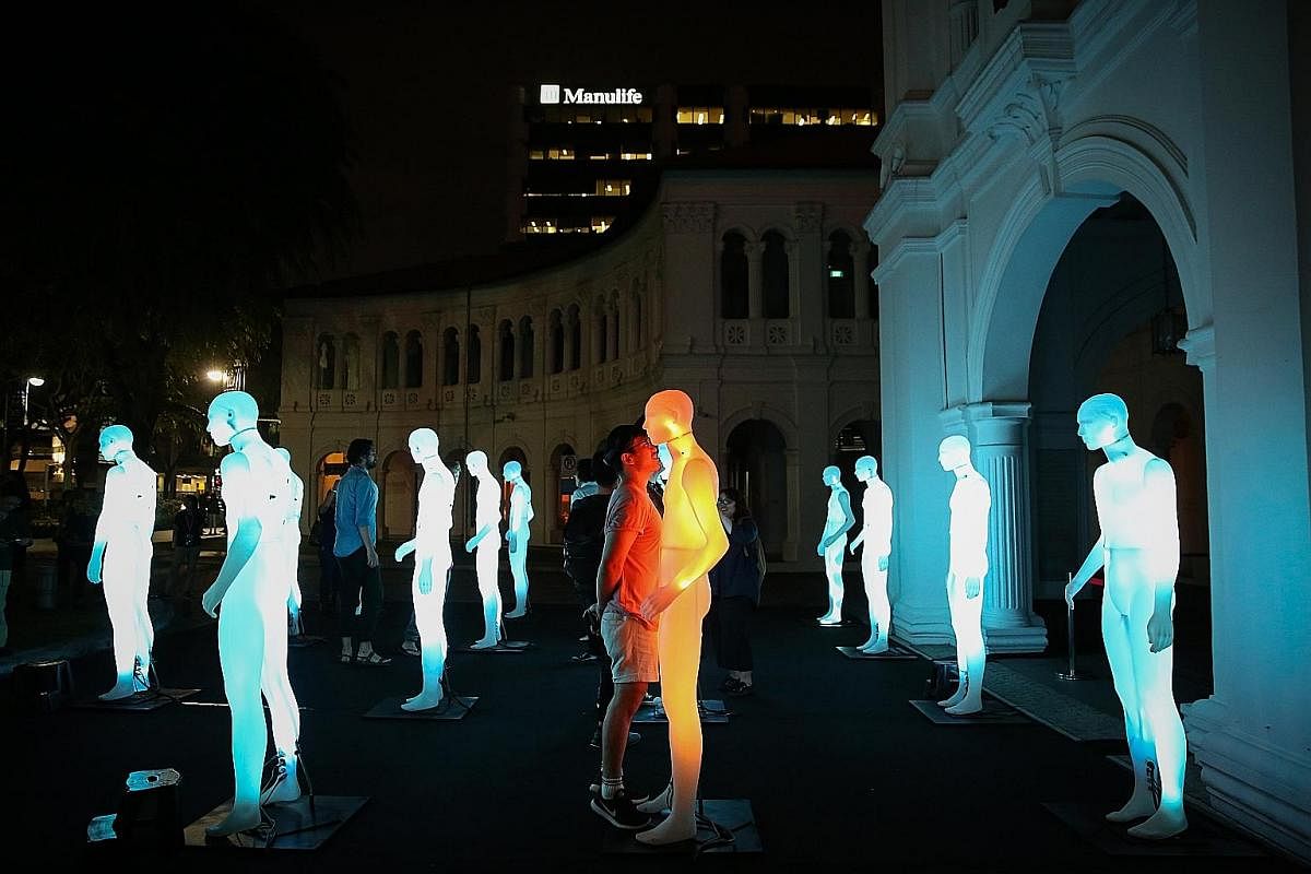 Another exhibit at the festival is Flock, an interactive light installation which turns the spotlight on pedestrians, co-opting them into the performance. Visitors can interact with 16 human-sized figures at the Les Hommes Debout (The Standing Men) e