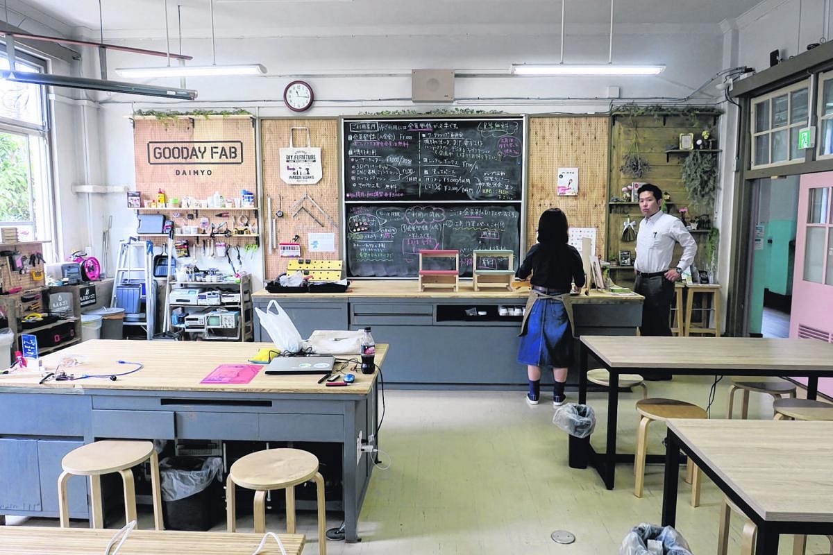 The Gooday Fab Daimyo lab, also housed within the Fukuoka Growth Next facility, has equipment like 3D printers and acrylic cutter machines for any start-up business or artist to make prototypes.
