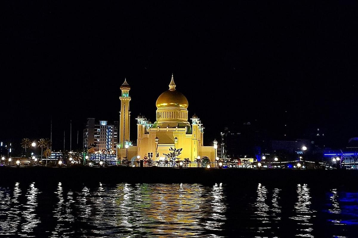 Omar Ali Saifuddien Mosque in Bandar Seri Begawan is one of the sights visitors can explore.