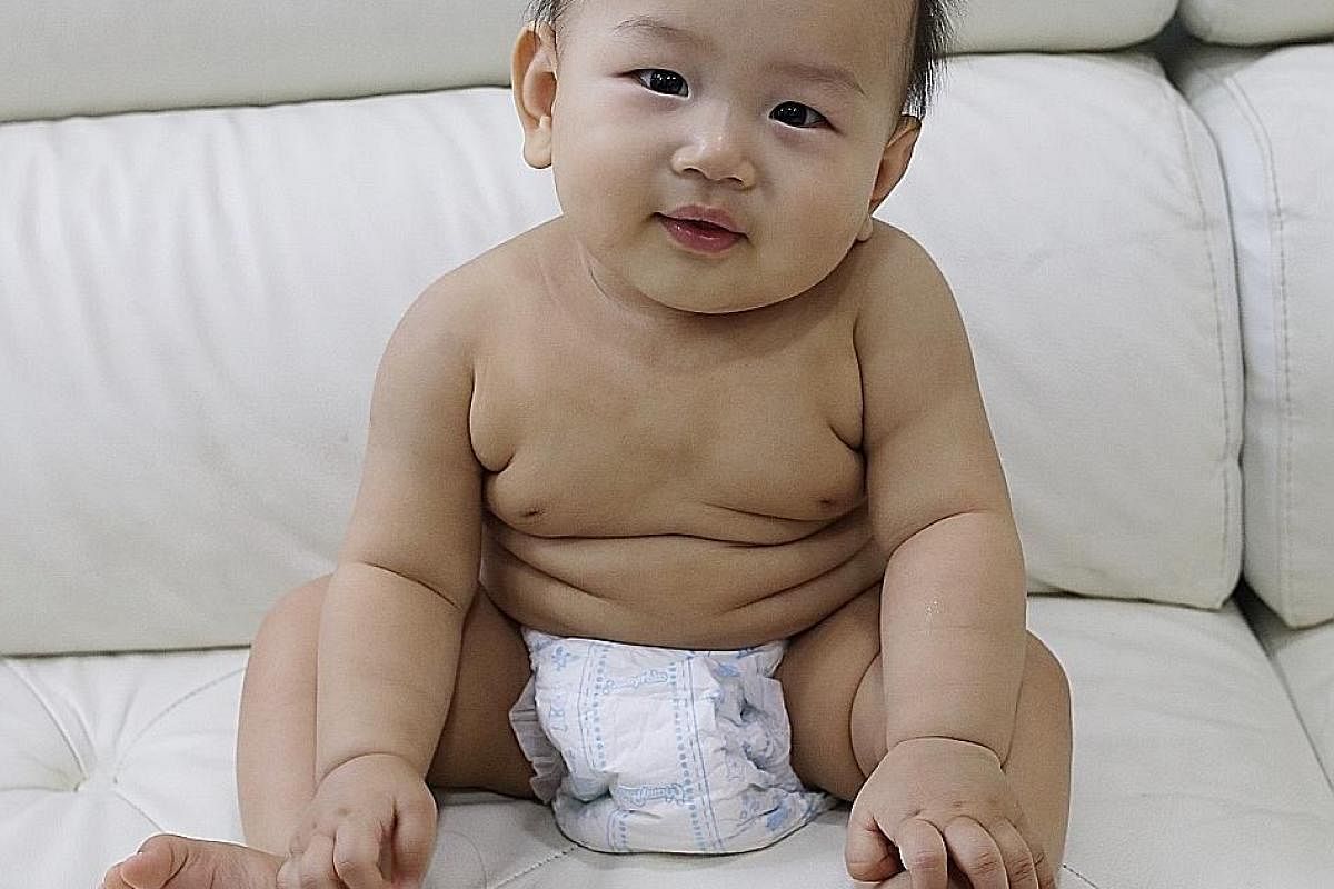 Isaiah Ng weighed 3.6kg when he was born. Now, at 71/2 months, he weighs 9.7kg. The average birth weight of Singaporean Chinese babies at 40 weeks is about 3.2kg. Paediatricians say higher birth weight is associated with greater body mass index in ch