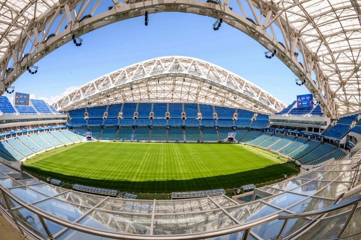 Luzhniki Stadium, Moscow, Russia. 1st July, 2018. FIFA World Cup Football,  Round of 16, Spain versus Russia; The teams take to the field Credit:  Action Plus Sports/Alamy Live News Stock Photo - Alamy