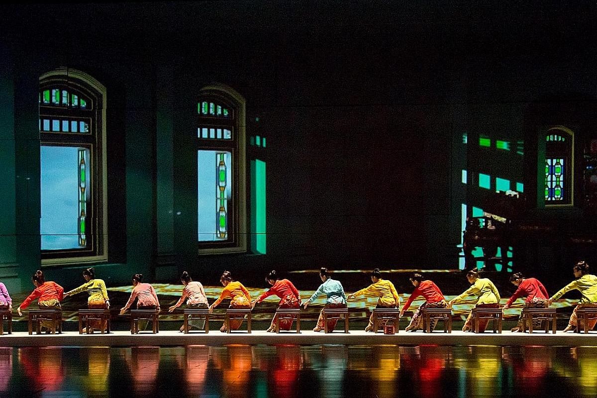 (Left) The show features Baba Nyonya culture and is performed in English, Mandarin, Bahasa Malaysia and more. (Right) A dance scene involving water at the Encore Melaka Theatre, which has multi-stage hydraulic sets.