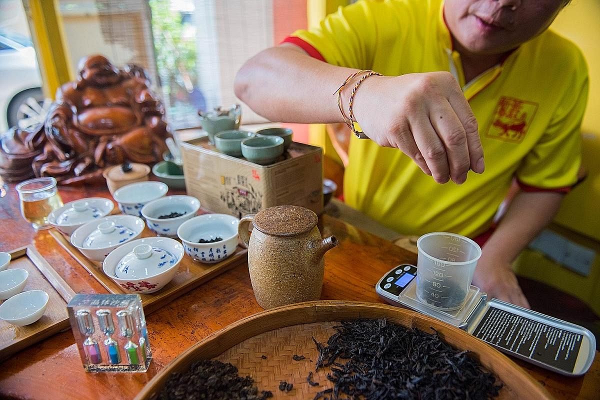 Upon receiving the tea leaves, there is a pre-blending sampling process to ensure that the quality is up to expectations. Weighing, timing and temperature, and the precision involved, are key elements in helping to determine the taste of the tea.