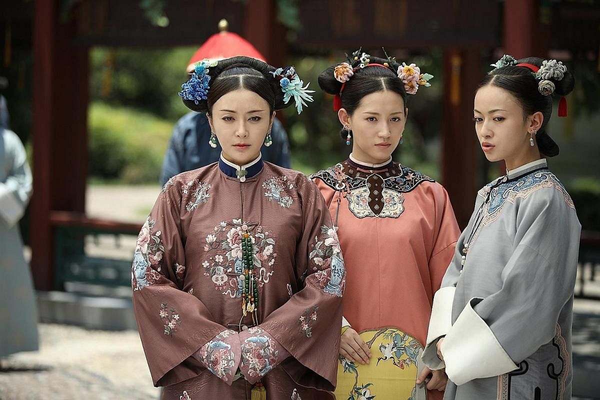 Elegant outfits and refined accessories in Story Of Yanxi Palace, starring (from far left) Qin Lan, Su Qing and Wu Jinyan.
