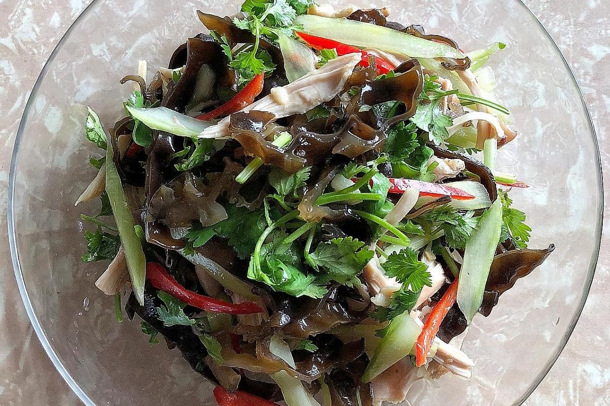 Use up leftovers in the fridge to make this light black fungus salad, inspired by dim sum restaurants in Hong Kong.