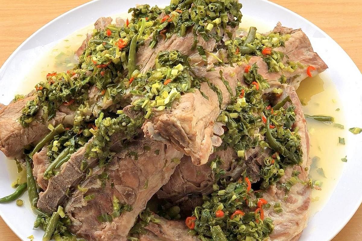 For a dramatic finish, complete the dish at dinner by ladling the coriander-laden soup over the ribs, in front of your guests.