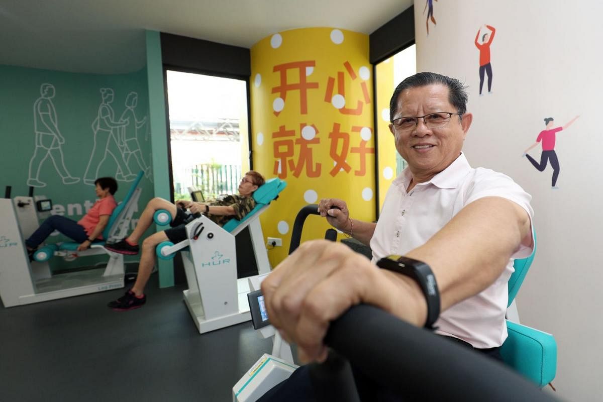Gym Tonic is a strength-training programme aimed at improving the functional abilities of the elderly. It is carried out using air-powered equipment that is gentler on the joints.