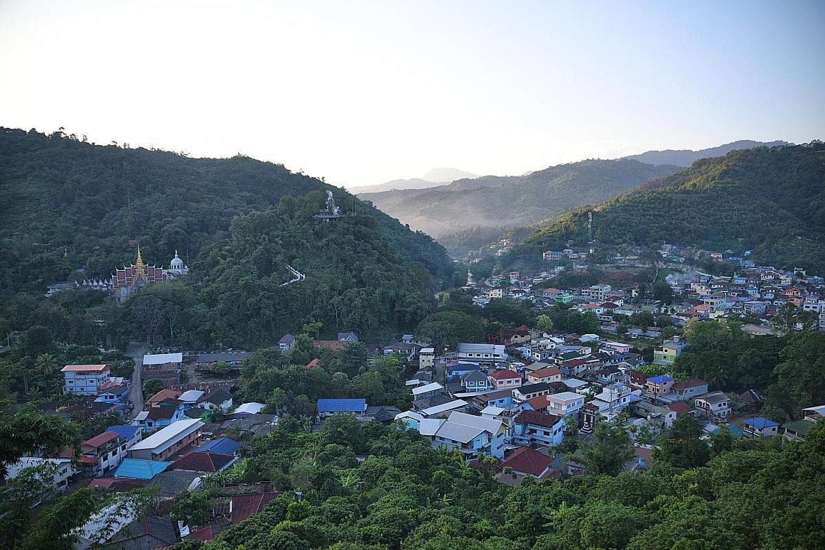 Mae Sai, a lively settlement hugging the border with Myanmar, is unmistakably Thai, but also strongly influenced by the Burmese, Chinese and Laotians.