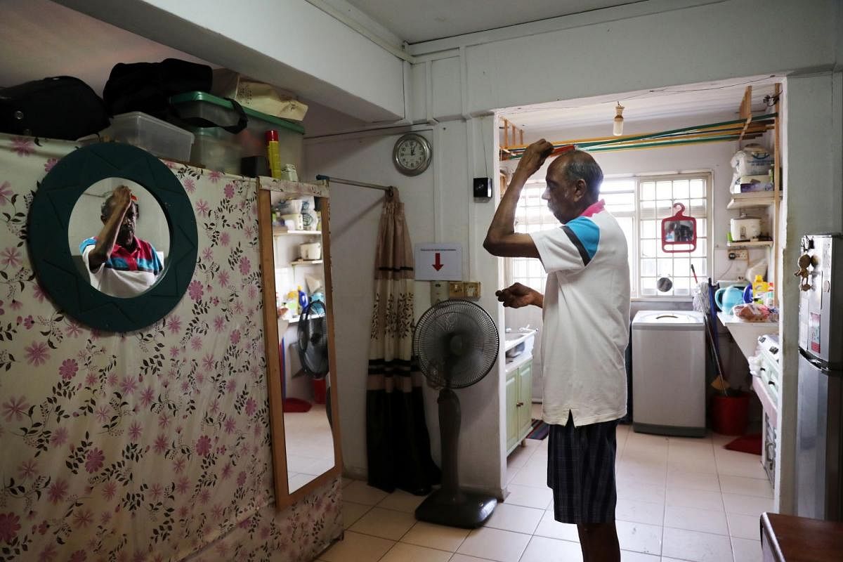 Mr Saravanamuthu Marimuthu, who lives alone in a one-room rental flat in Ang Mo Kio, was diagnosed with dementia in 2016. A home care associate of the Awwa dementia day care centre, situated at his block, checks in on him daily.
