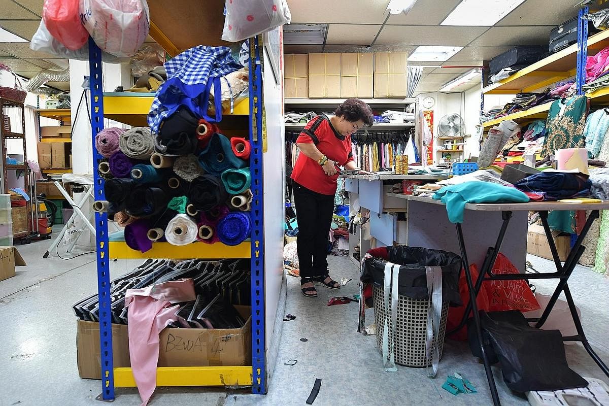 Madam Lie Hong Haw founded Bewa Enterprise in Joo Chiat Complex in 1993 with her husband. The shop is known for ready-made and customised traditional Malay costumes such as baju kurung and baju Pahang.