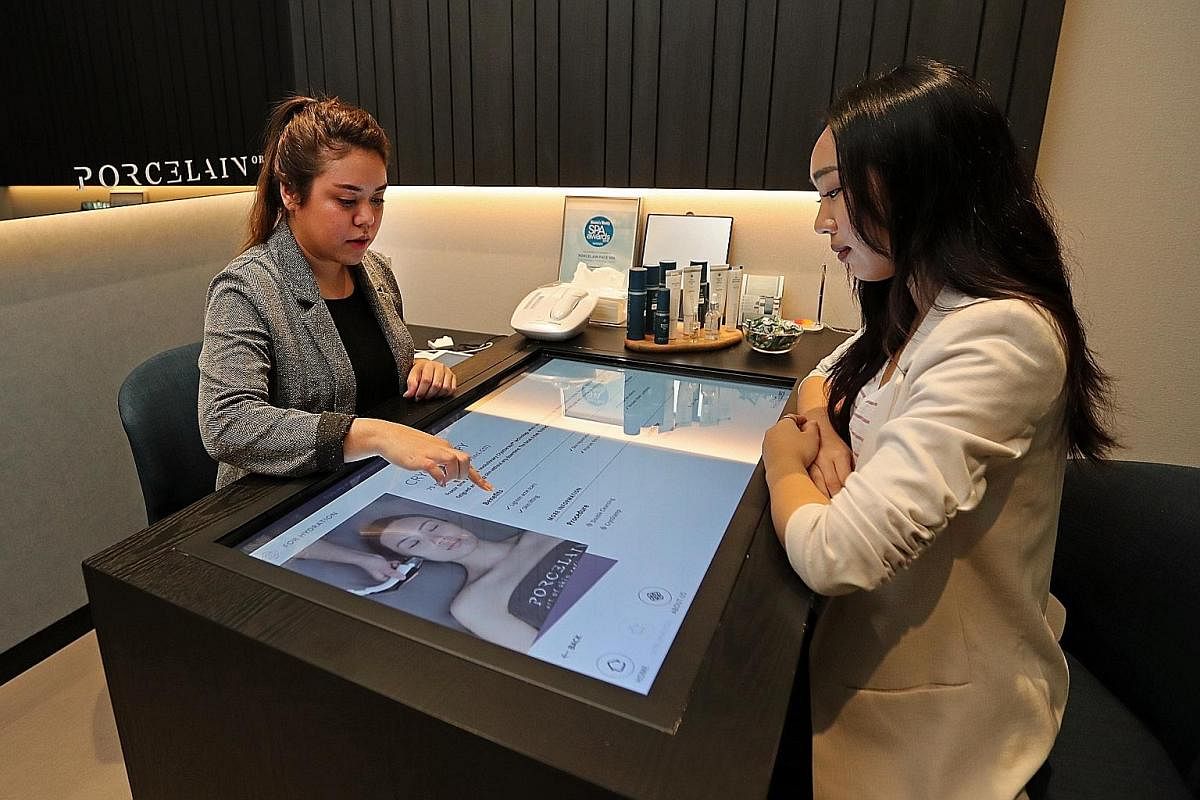Porcelain Origins uses smart features, such as a smart mirror with personalised information about the customer's treatment programme, as well as a facial scanning device that uses machine learning to diagnose individual skin concerns.