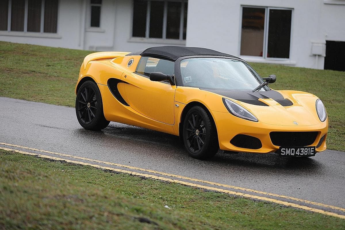 The Lotus Elise clocks a century sprint of 4.2 seconds.