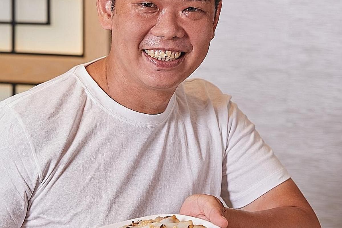 Thoo Chang Wei's ambition was to make a living selling his favourite food of steamed rice rolls, which he now does at Chef Wei HK Cheong Fun in New Upper Changi Road. (From left) Gui Jin Keng and Kek Wan Fong opened Qing Feng Yuan, with dishes such a