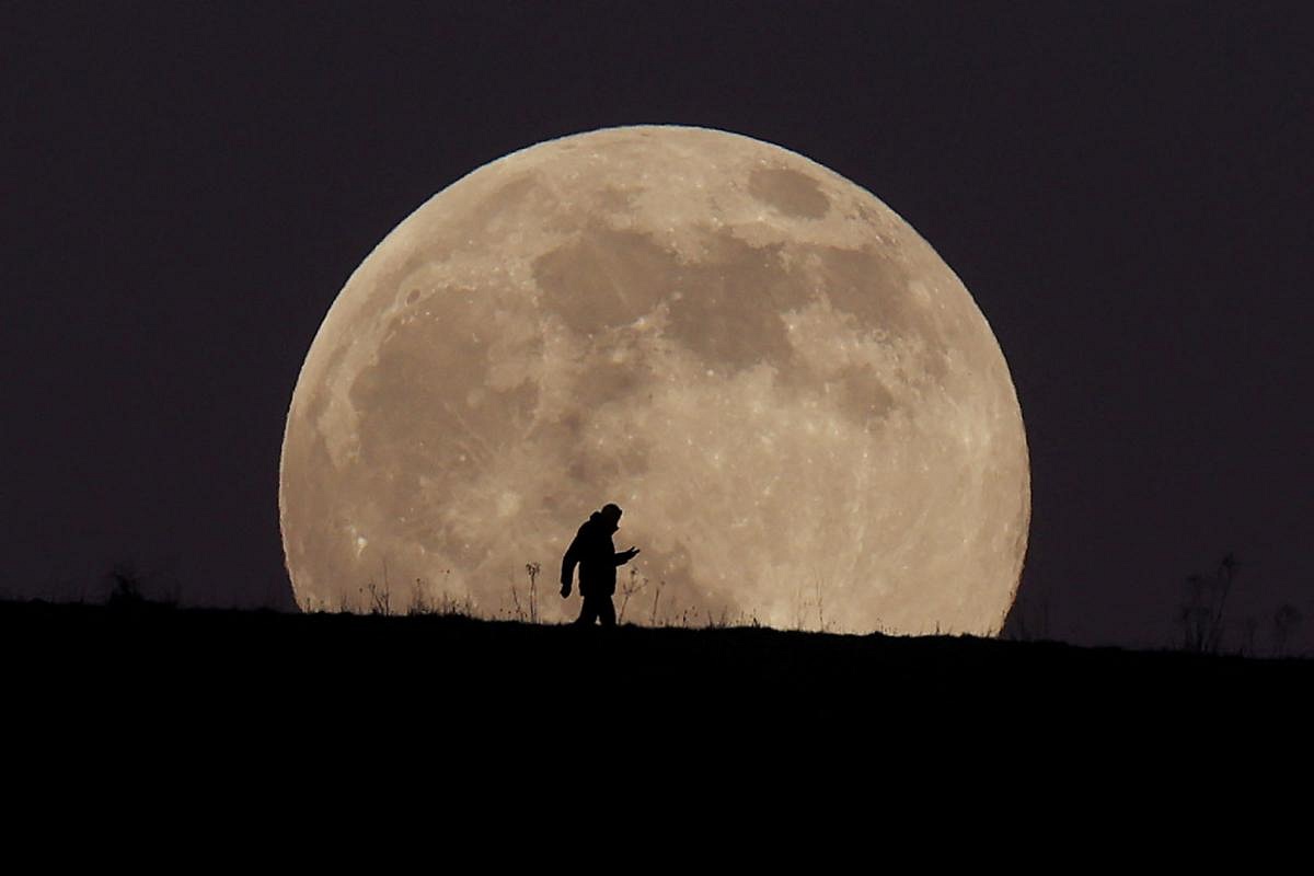 In Pictures: First full moon of 2022 | The Straits Times