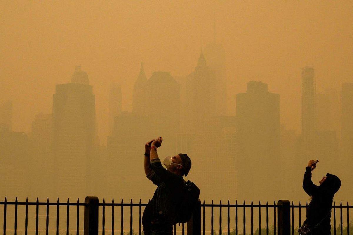 In Pictures: Smoke From Canada Wildfires Blanket New York In Haze | The ...